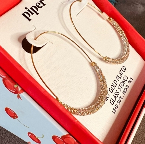 🔹️Piper K 🔹️14k Gold Plated Pave Hoop Glass Stones Earrings - Picture 2 of 2